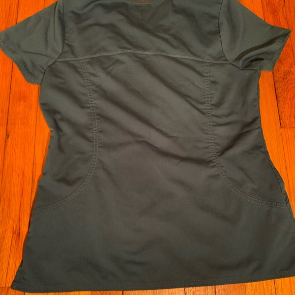 Small Scrub Top - Picture 3 of 3